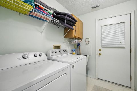 House in Daytona Beach, Florida 3 bedrooms, 180.97 sq.m. № 1899981 - photo 18
