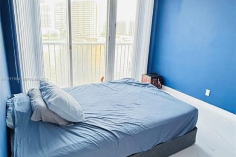 Condo in Hallandale Beach, Florida, 1 bedroom  № 1973953 - photo 10