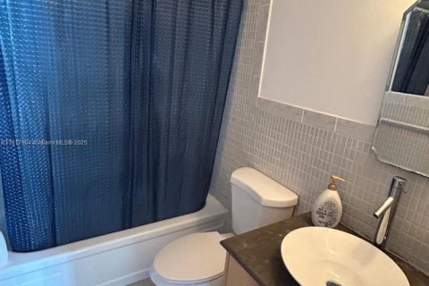 Condo in Hallandale Beach, Florida, 1 bedroom  № 1973953 - photo 6