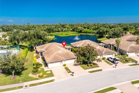 House in Englewood, Florida 2 bedrooms, 128.67 sq.m. № 2312412