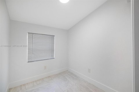 Купить виллу или дом в Майами, Флорида 3 спальни, 151.43м2, № 2052115 - фото 24