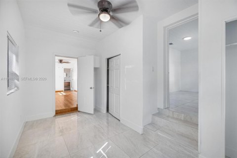 Купить виллу или дом в Майами, Флорида 3 спальни, 151.43м2, № 2052115 - фото 11