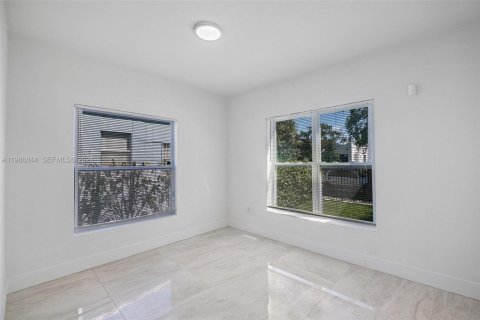 Купить виллу или дом в Майами, Флорида 3 спальни, 151.43м2, № 2052115 - фото 14
