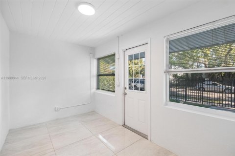 Купить виллу или дом в Майами, Флорида 3 спальни, 151.43м2, № 2052115 - фото 4