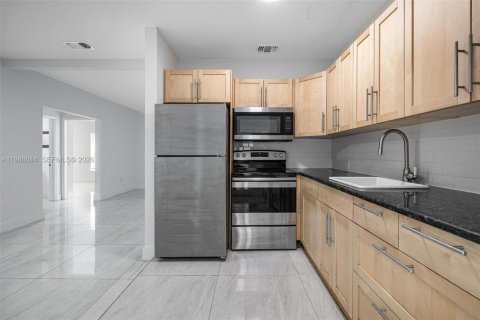 Купить виллу или дом в Майами, Флорида 3 спальни, 151.43м2, № 2052115 - фото 6