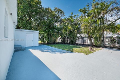 Купить виллу или дом в Майами, Флорида 3 спальни, 151.43м2, № 2052115 - фото 29