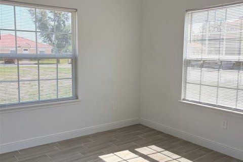 House in Poinciana, Florida 2 bedrooms, 98.1 sq.m. № 2277221 - photo 10