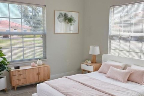House in Poinciana, Florida 2 bedrooms, 98.1 sq.m. № 2277221 - photo 9