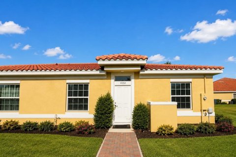 House in Poinciana, Florida 2 bedrooms, 98.1 sq.m. № 2277221