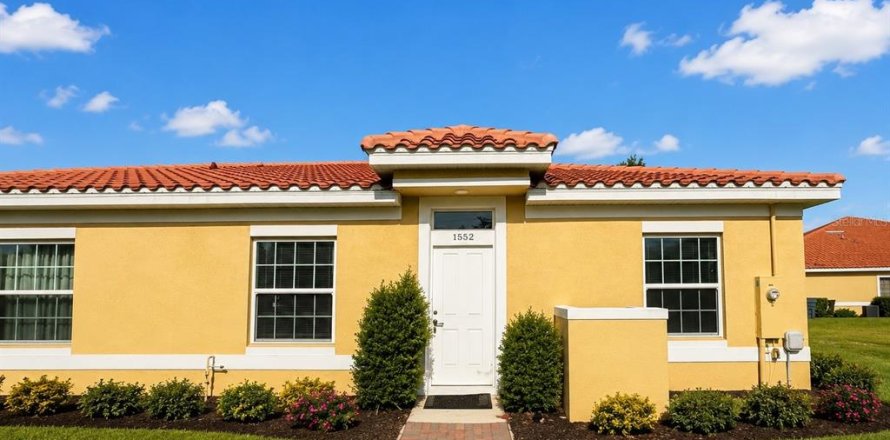 House in Poinciana, Florida 2 bedrooms, 98.1 sq.m. № 2277221