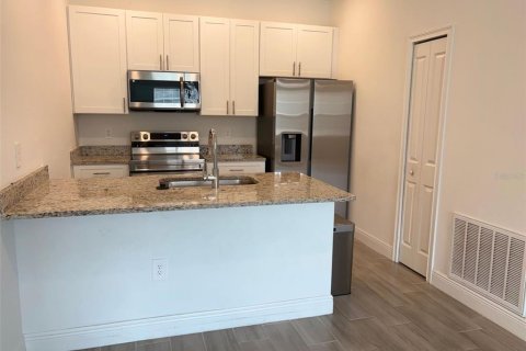 House in Poinciana, Florida 2 bedrooms, 98.1 sq.m. № 2277221 - photo 5