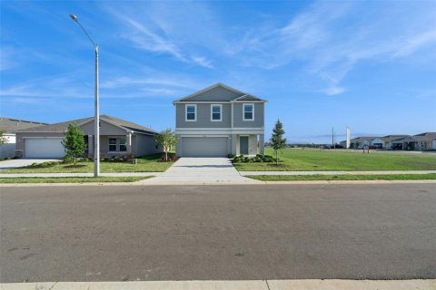 Villa ou maison à louer à Haines City, Floride: 4 chambres, 263.84 m2 № 2214513 - photo 2