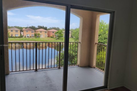 Appartement à louer à West Palm Beach, Floride: 3 chambres, 120.77 m2 № 1939169 - photo 1