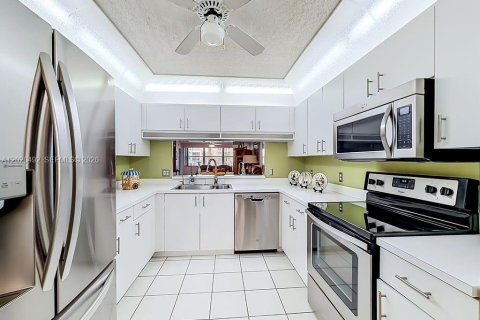 Купить кондоминиум в Санрайз, Флорида 2 спальни, 127.28м2, № 2086124 - фото 17