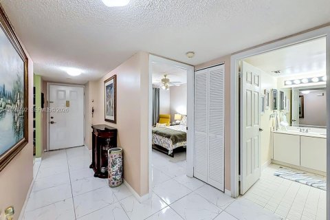 Купить кондоминиум в Санрайз, Флорида 2 спальни, 127.28м2, № 2086124 - фото 12