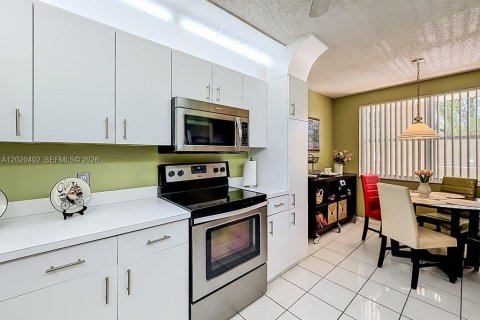 Купить кондоминиум в Санрайз, Флорида 2 спальни, 127.28м2, № 2086124 - фото 19