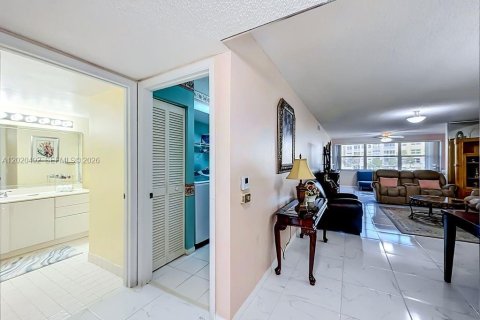 Купить кондоминиум в Санрайз, Флорида 2 спальни, 127.28м2, № 2086124 - фото 27