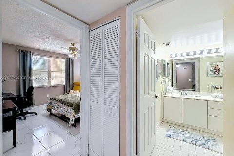 Купить кондоминиум в Санрайз, Флорида 2 спальни, 127.28м2, № 2086124 - фото 28