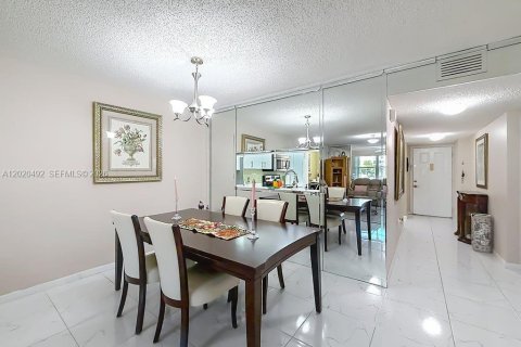Купить кондоминиум в Санрайз, Флорида 2 спальни, 127.28м2, № 2086124 - фото 22
