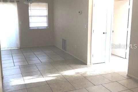 Apartment in Port Charlotte, Florida 3 bedrooms, 94.57 sq.m. № 2114710 - photo 15