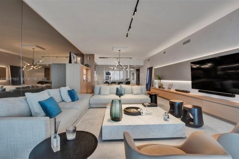 Condo in Sunny Isles Beach, Florida, 4 bedrooms  № 2088996 - photo 11