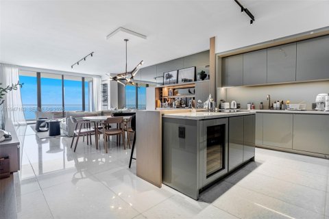 Condo in Sunny Isles Beach, Florida, 4 bedrooms  № 2088996 - photo 10