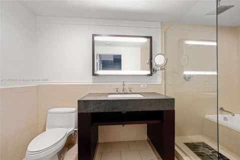 Купить кондоминиум в Санни-Айлс-Бич, Флорида 1 спальня, 59.83м2, № 1957227 - фото 8