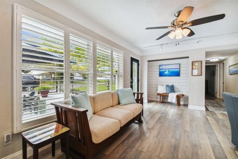 Casa en alquiler en Saint Petersburg, Florida, 2 dormitorios, 108.32 m2 № 1298334 - foto 8