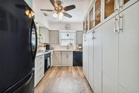 Casa en alquiler en Saint Petersburg, Florida, 2 dormitorios, 108.32 m2 № 1298334 - foto 17