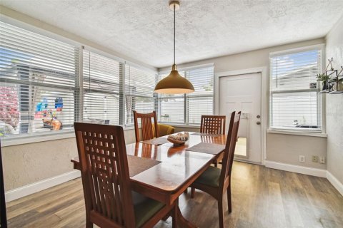Casa en alquiler en Saint Petersburg, Florida, 2 dormitorios, 108.32 m2 № 1298334 - foto 15