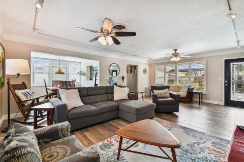 Villa ou maison à louer à Saint Petersburg, Floride: 2 chambres, 108.32 m2 № 1298334 - photo 10