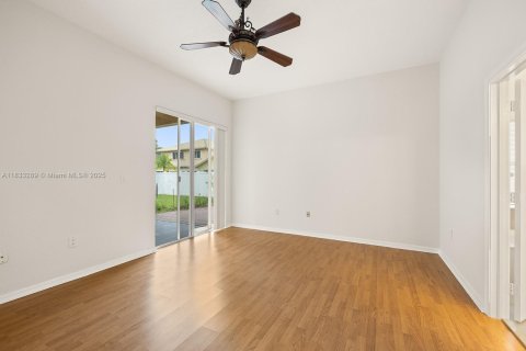 Villa ou maison à louer à Pembroke Pines, Floride: 4 chambres, 192.87 m2 № 1823514 - photo 17