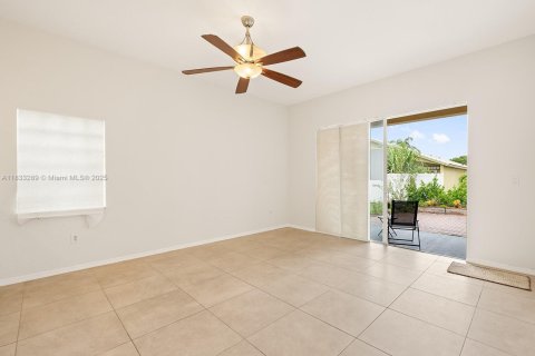 Villa ou maison à louer à Pembroke Pines, Floride: 4 chambres, 192.87 m2 № 1823514 - photo 13