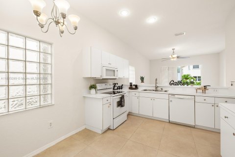 Villa ou maison à louer à Pembroke Pines, Floride: 4 chambres, 192.87 m2 № 1823514 - photo 5