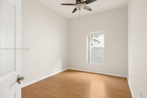 Villa ou maison à louer à Pembroke Pines, Floride: 4 chambres, 192.87 m2 № 1823514 - photo 26