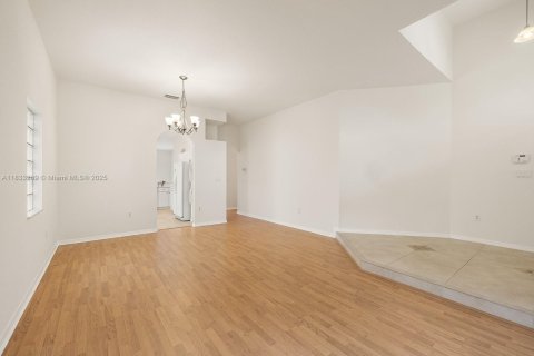 Villa ou maison à louer à Pembroke Pines, Floride: 4 chambres, 192.87 m2 № 1823514 - photo 12