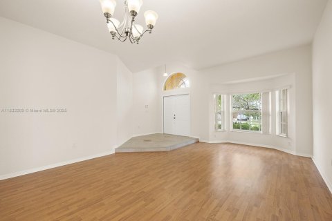 Villa ou maison à louer à Pembroke Pines, Floride: 4 chambres, 192.87 m2 № 1823514 - photo 11