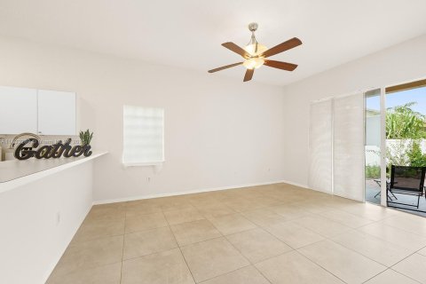 Villa ou maison à louer à Pembroke Pines, Floride: 4 chambres, 192.87 m2 № 1823514 - photo 6