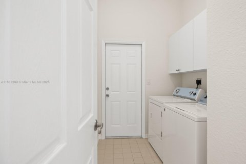Villa ou maison à louer à Pembroke Pines, Floride: 4 chambres, 192.87 m2 № 1823514 - photo 30