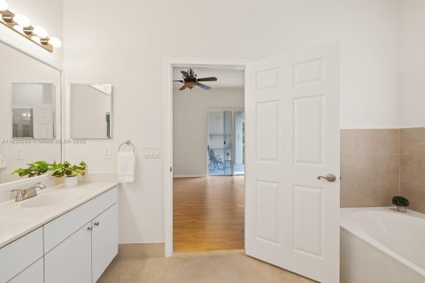 Villa ou maison à louer à Pembroke Pines, Floride: 4 chambres, 192.87 m2 № 1823514 - photo 19