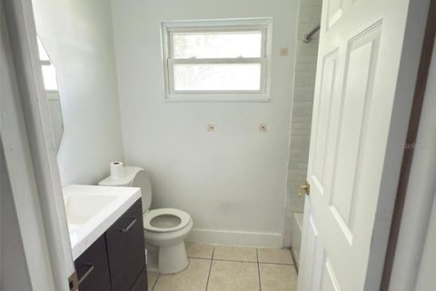 Casa en alquiler en Orlando, Florida, 4 dormitorios, 117.06 m2 № 1912193 - foto 11