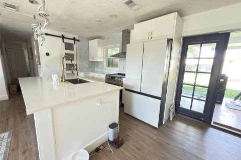 Casa en alquiler en Orlando, Florida, 4 dormitorios, 117.06 m2 № 1912193 - foto 9