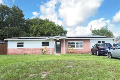 Casa en alquiler en Orlando, Florida, 4 dormitorios, 117.06 m2 № 1912193 - foto 1