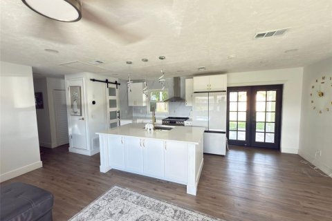 Casa en alquiler en Orlando, Florida, 4 dormitorios, 117.06 m2 № 1912193 - foto 6
