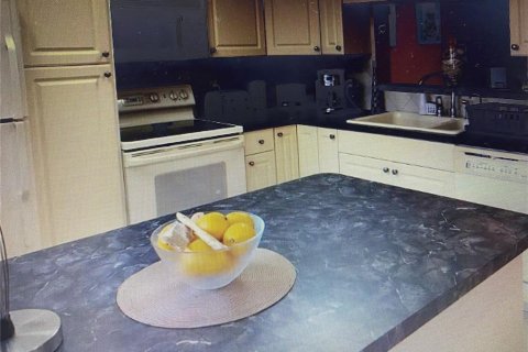 Снять в аренду кондоминиум в Клируотер, Флорида 4 комнаты, 105.91м2, № 2277361 - фото 6