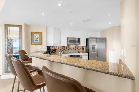 Condo in Four Corners, Florida, 2 bedrooms  № 2395908 - photo 6