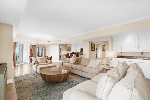 Condo in Four Corners, Florida, 2 bedrooms  № 2395908 - photo 9