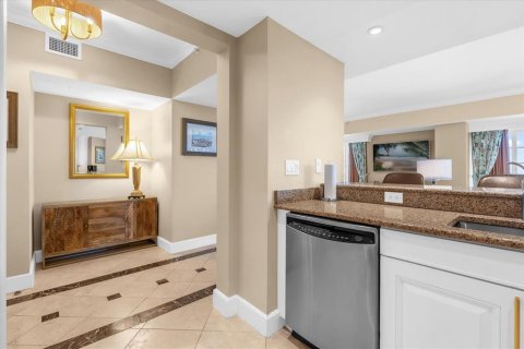 Condo in Four Corners, Florida, 2 bedrooms  № 2395908 - photo 8