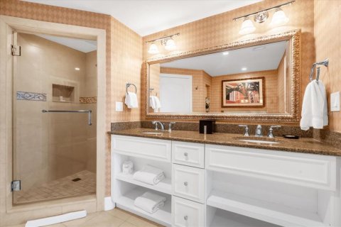 Condo in Four Corners, Florida, 2 bedrooms  № 2395908 - photo 16