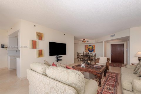 Condominio en alquiler en Aventura, Florida, 2 dormitorios, 144.93 m2 № 1937967 - foto 3